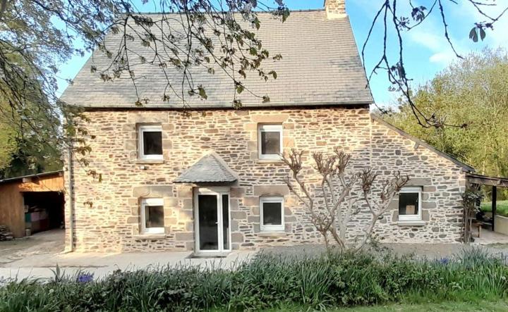 Travaux de rénovation de mur en chaux-chauvre Saint-Malo